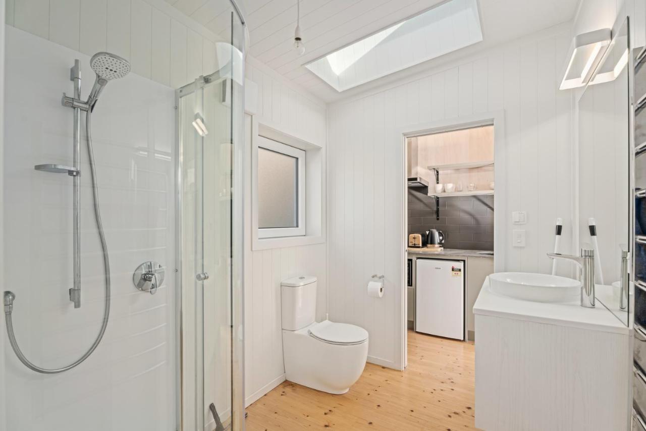 Вилла Lagoon Huts - Albert Town Holiday Unit Ванака Экстерьер фото
